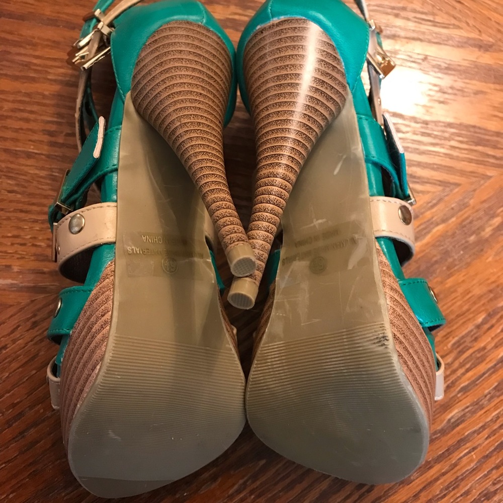 Gorgeous Tan, Teal & Gold Studded Double Ankle Strap High Heels! - Picture 11 of 16